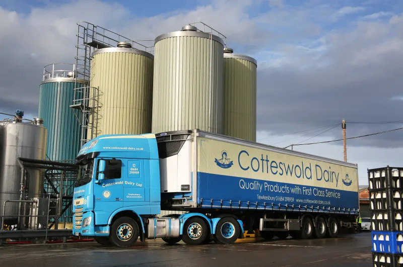 Carrier Transicold Delivers Cotteswold Dairy Environmental Benefits with Vector HE 19 Units